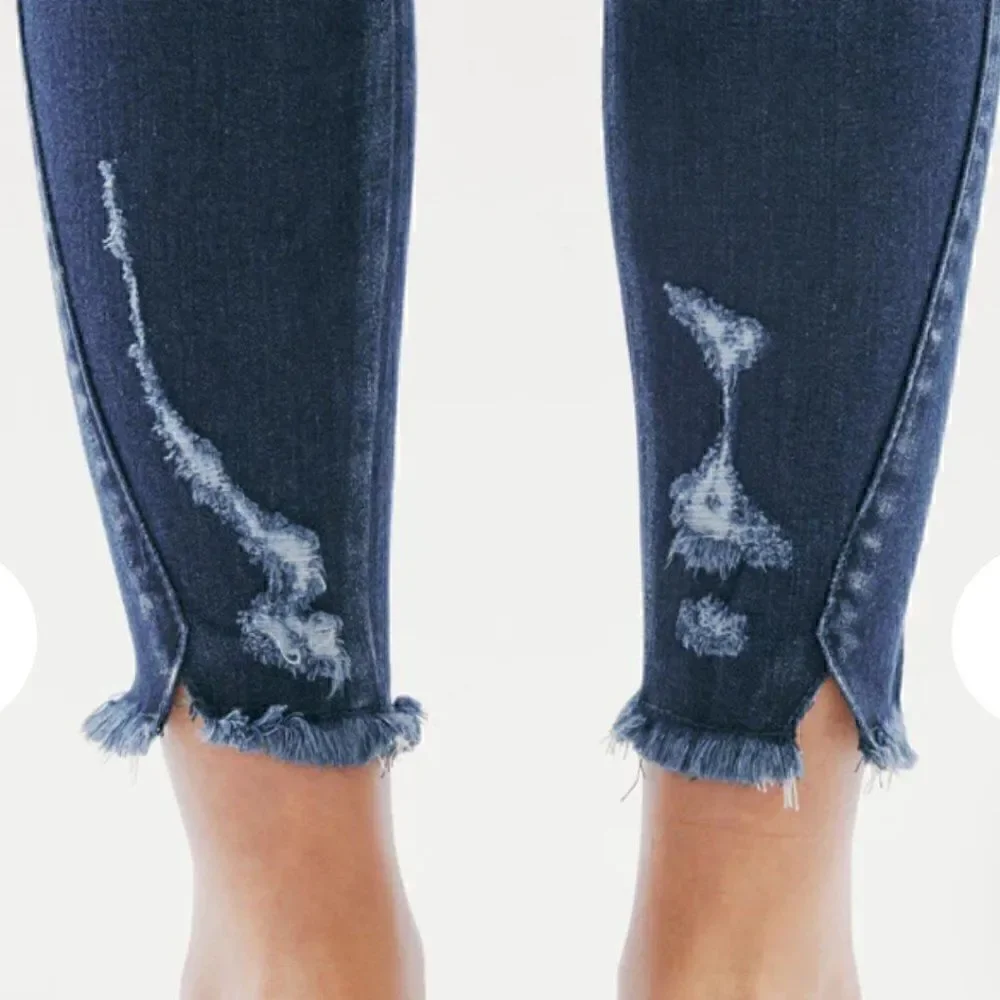 Kancan Dyana Mid Rise Ankle Skinny Jeans Size 5 / 26 Dark Wash Raw Hem Distress